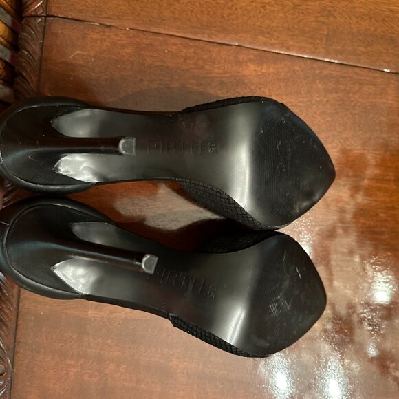 Firth Black Zev T-strap Pumps - Picture 6 of 8